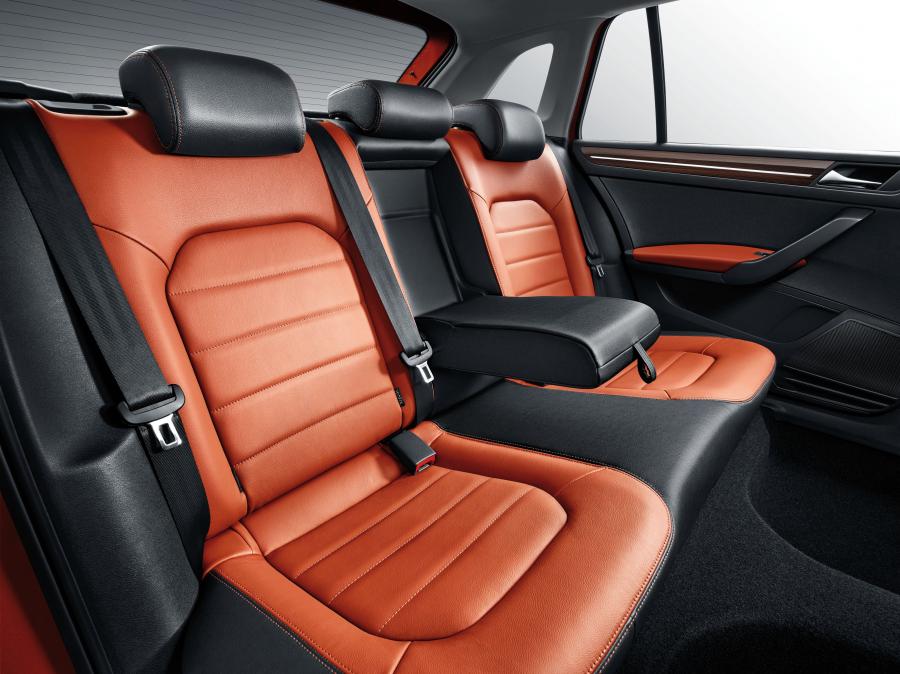  Volkswagen Gran Santana 2015 года  (фото 11 из 13)